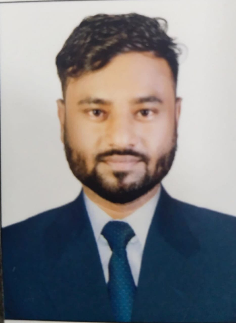 Senior Sales Manager Photo